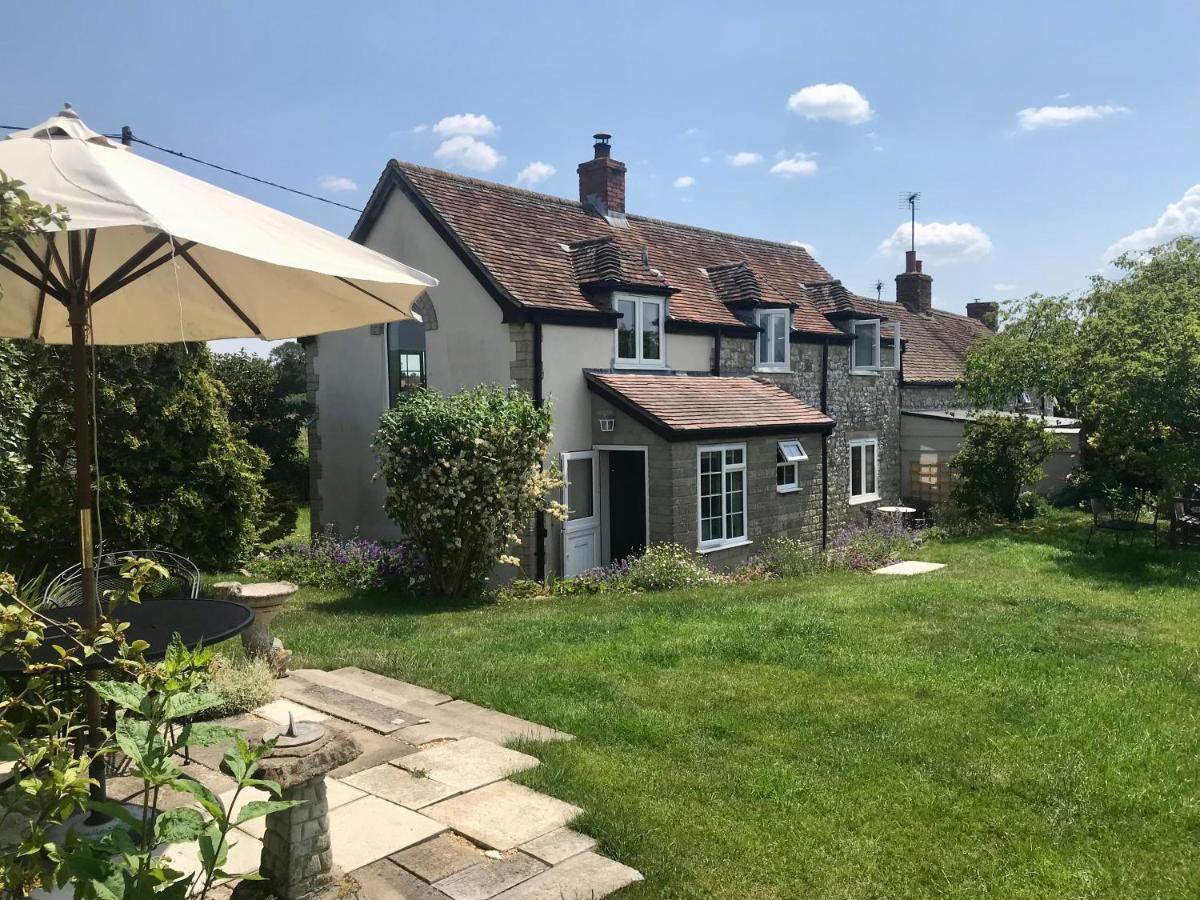 Charming Modernized Country Cottage Near Mere, Wiltshire Мир Экстерьер фото